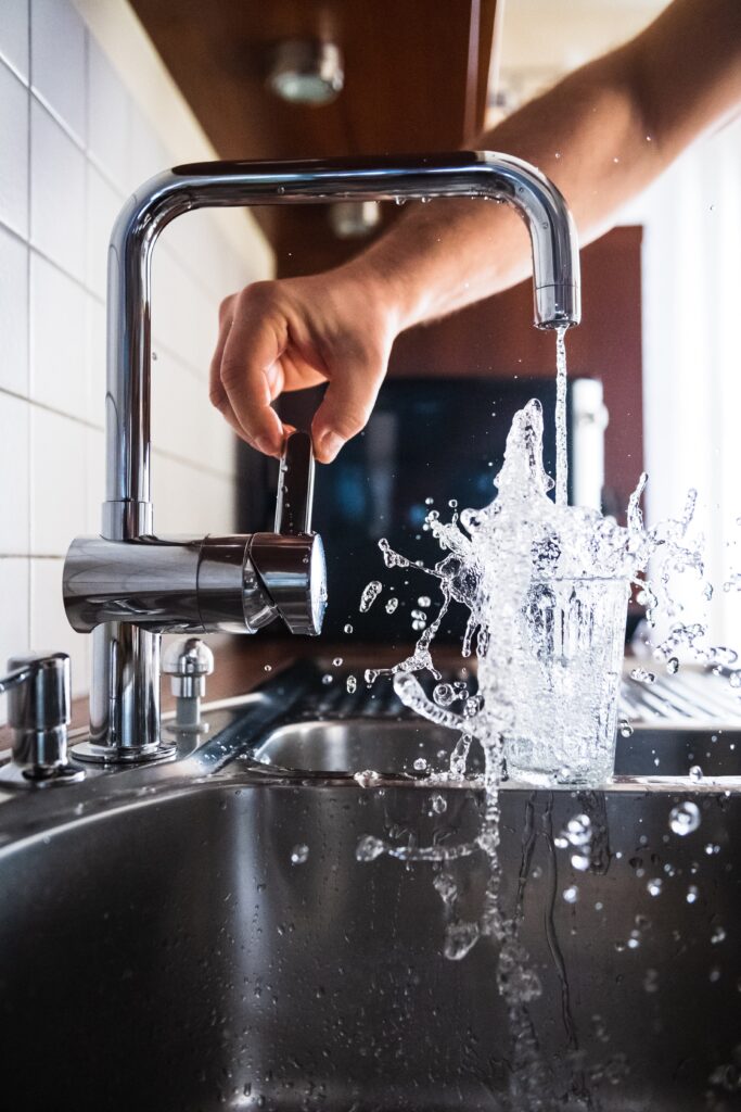 Necesitas un descalcificador o un filtro de agua? - Agua Sin Plástico